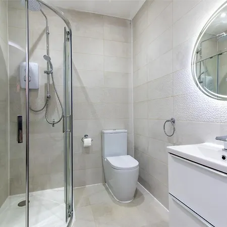 1 Bed Flat - In The Heart Of Centre