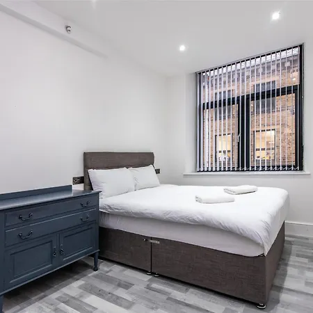 1 Bed Flat - In The Heart Of Bradford Centre *